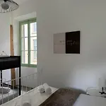 Luce Sul - Centro Storico - 3min Walking Апартаменты Беллано