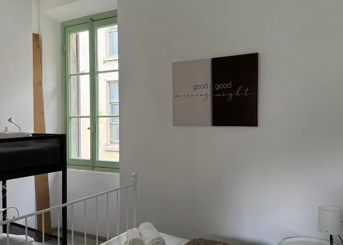 Luce Sul - Centro Storico - 3min Walking Apartment Bellano
