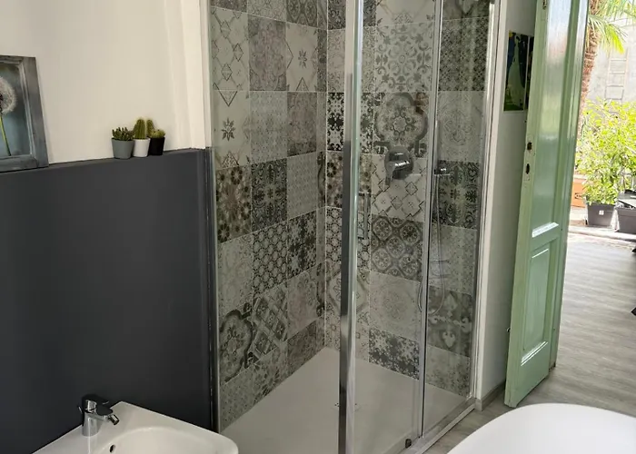 Luce Sul - Centro Storico - 3min Walking Apartment Bellano